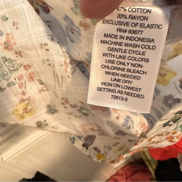 NWT ANA V-Neck Floral Tank - Picture 7 of 7